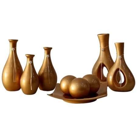 Conjunto Centro de Mesa com Trio de Garrafas e Par de Vasos - Golden